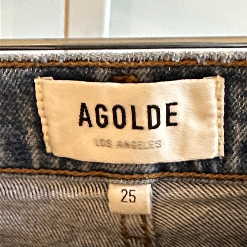 AGOLDE Riley High Rise Straight Crop Distressed
Ripped Knee Jeans - Picture 4 of 6